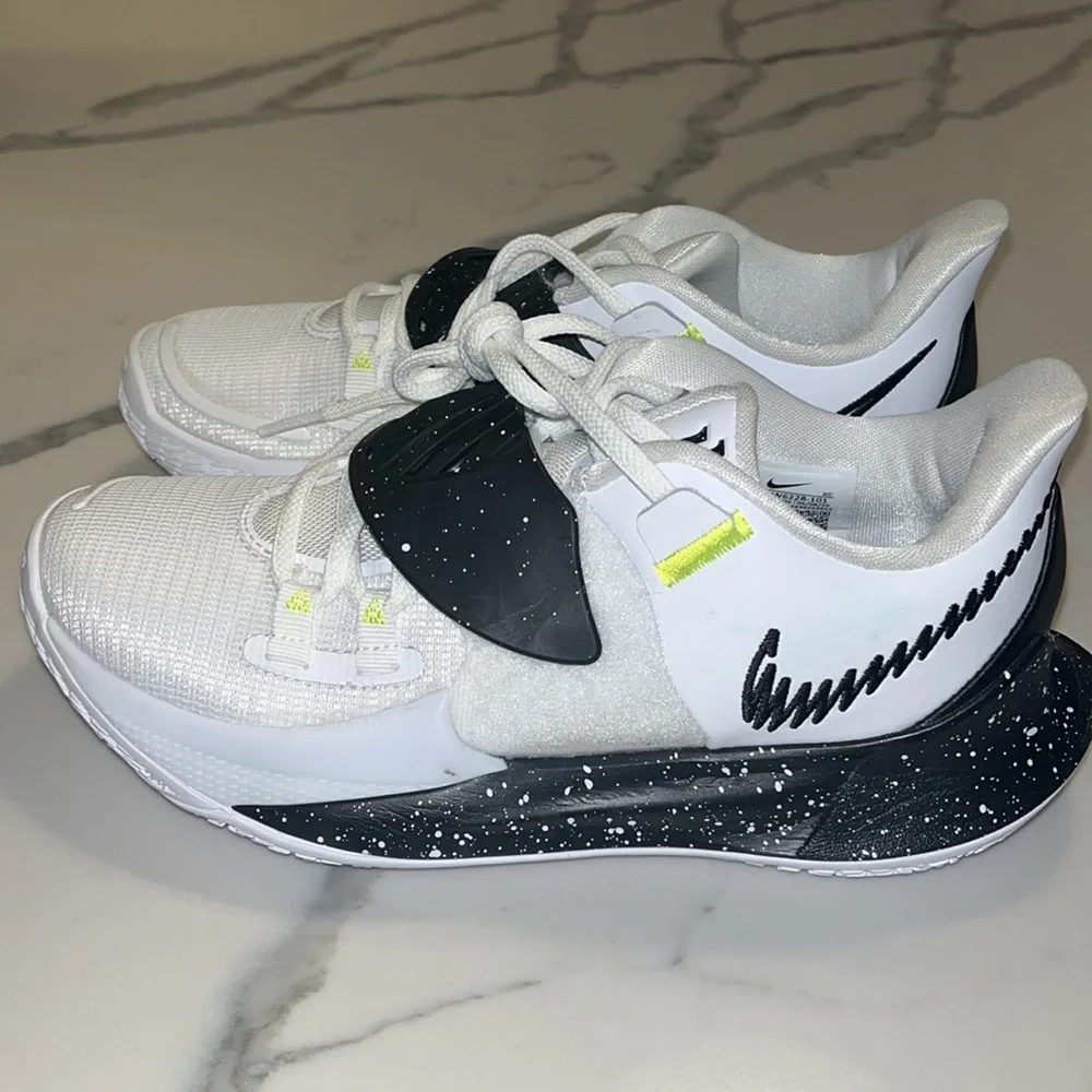 Brand new boys kyrie Nike sneakers white/ black size 5